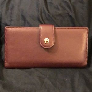 Vintage Etienne Aigner checkbook wallet